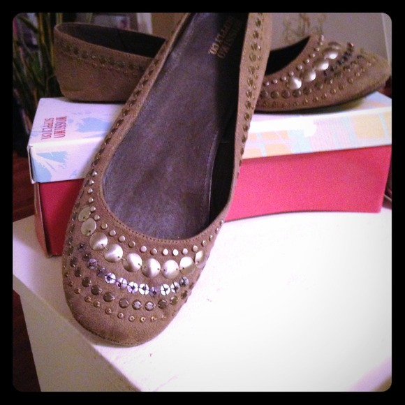 Mossimo Supply Co. Studded Taupe Flats