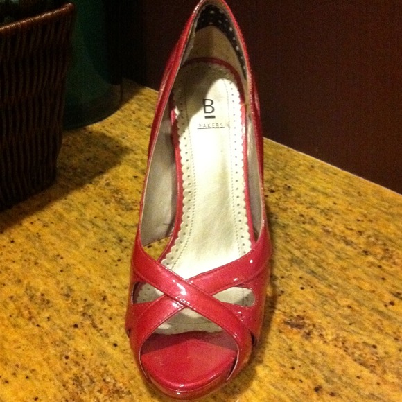 Shoes - Picture 2 of 2