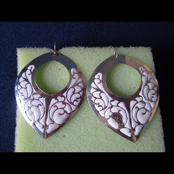 Silver earrings - Picture 2 of 3