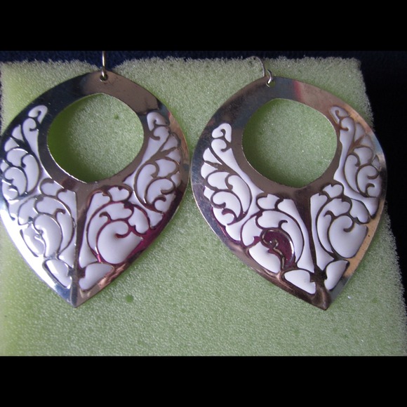 Silver earrings - Picture 3 of 3