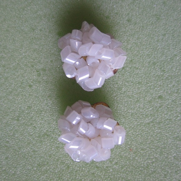 White bead studs - Picture 2 of 2