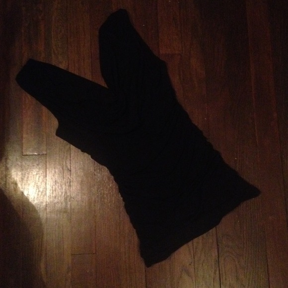 Guess little black dress:) - Picture 2 of 3