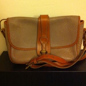 ⬇Reduced Vintage Dooney & Bourke Cross Body Bag