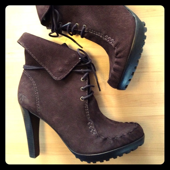 DVF Jameson Booties! Make you look small and tall!
