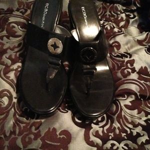 SOLD 💵💵💵💵BCBG shoes!! Sandal wedges! Size 8.5