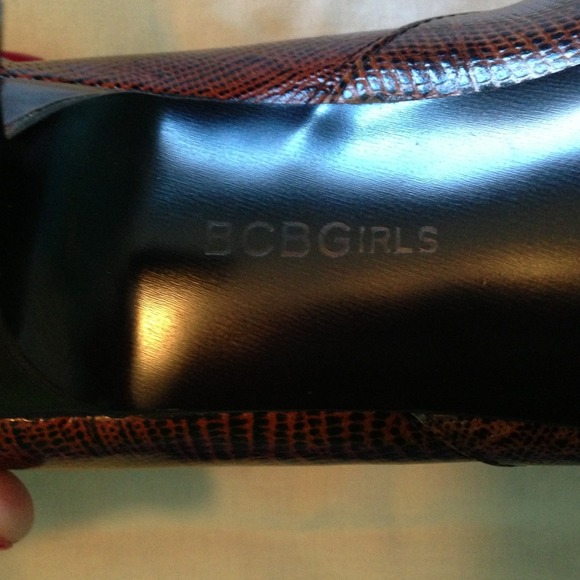 BCBGirls kitten heels, brown. - Picture 4 of 4