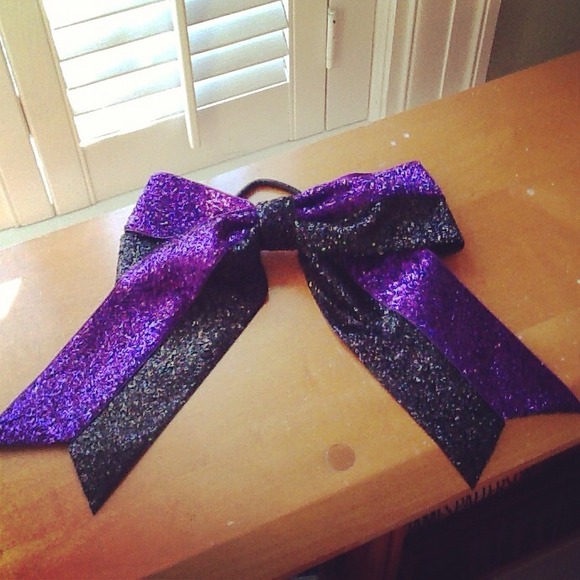 Cheer Bow