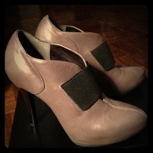 Nine West rodda size 6.5 gray