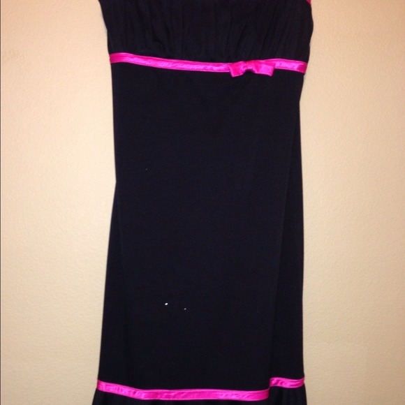 Dress - Picture 1 of 3