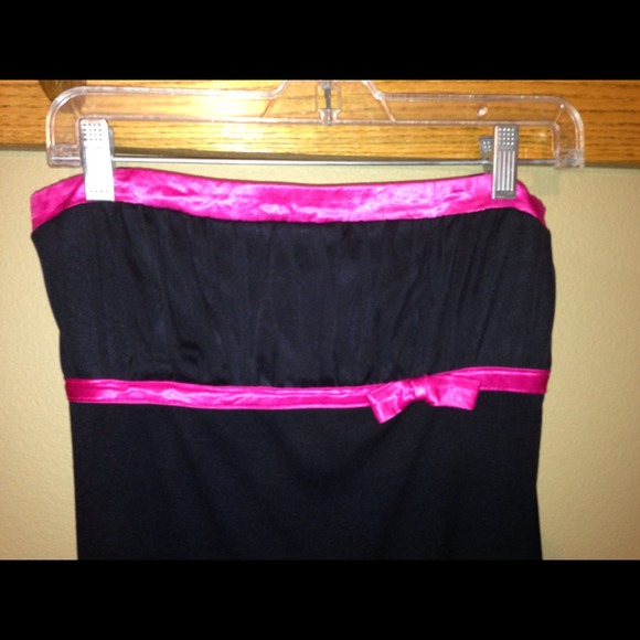 Dress - Picture 2 of 3