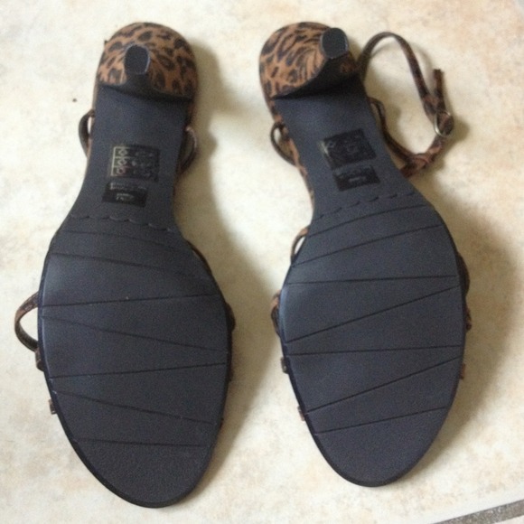 New Moda Spana Leopard Slingback Strappy Sandals - Picture 2 of 2