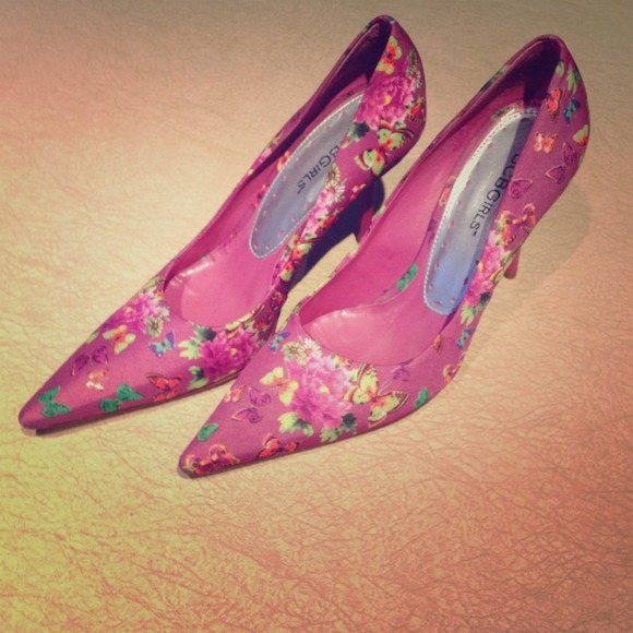 BCBG heels 7.5