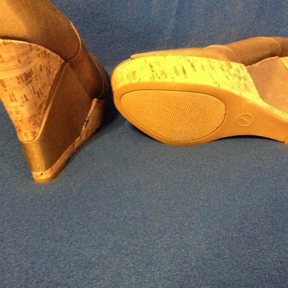 Wedge shoes - Picture 2 of 2