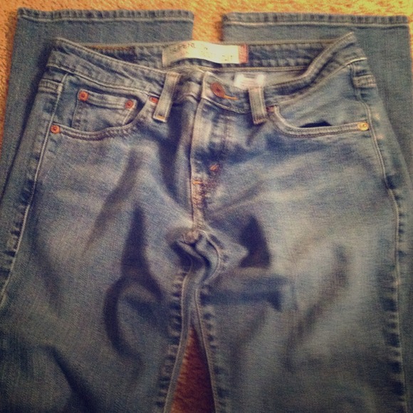 RESERVED ! Levi's superlow boot cut size 5