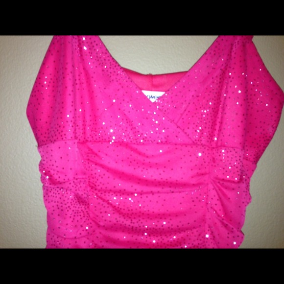 Coral colored cocktail/wedding dress w/sparkles. - Picture 1 of 3