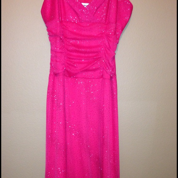 Coral colored cocktail/wedding dress w/sparkles. - Picture 2 of 3