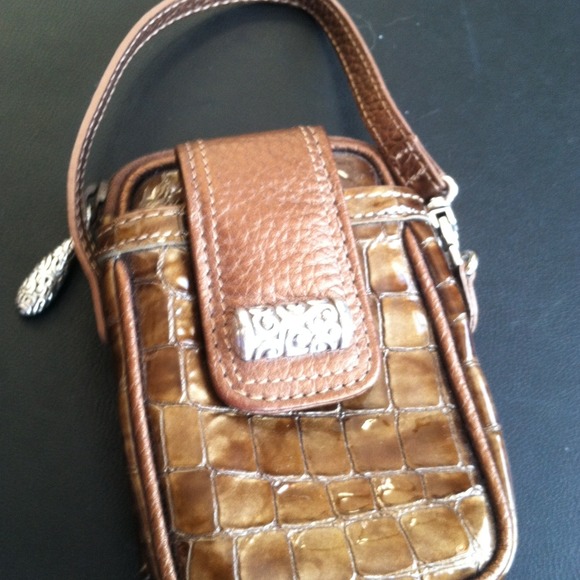 Brighton phone wristlet NWOT *bronze croco*