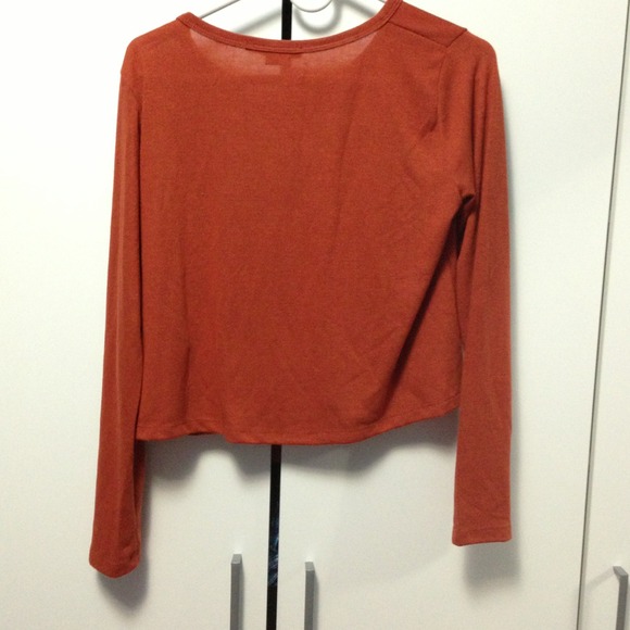 🔴SOLD🔴 Long sleeved top - Picture 2 of 3