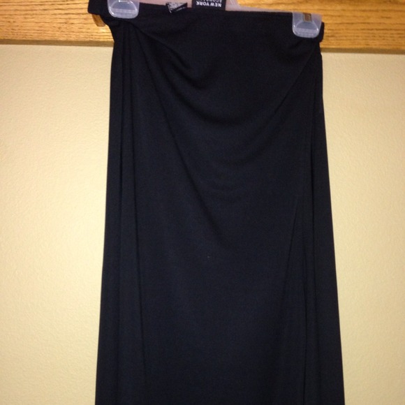 Silky soft black skirt. - Picture 1 of 3