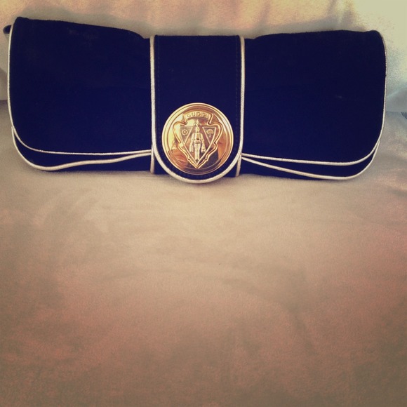 💢SOLD💢Gorgeous Gucci Clutch