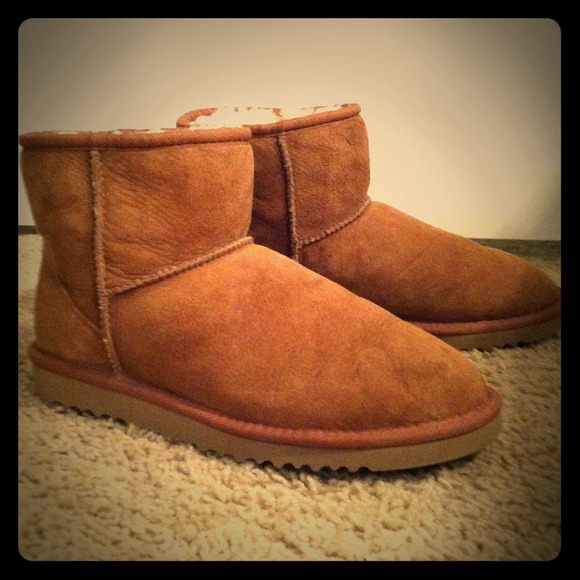 RESERVED! Ugg classic mini size 6