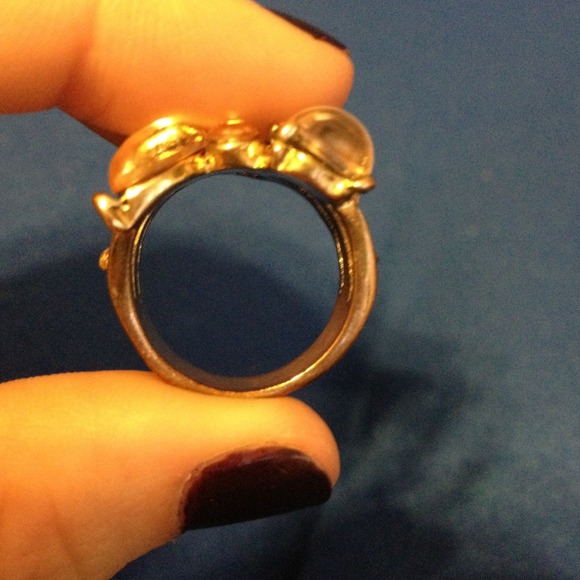 Ring - Picture 2 of 3