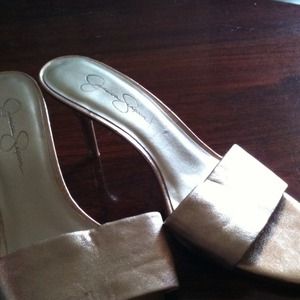 Size 10b Jessica Simpson  gold sandle pump