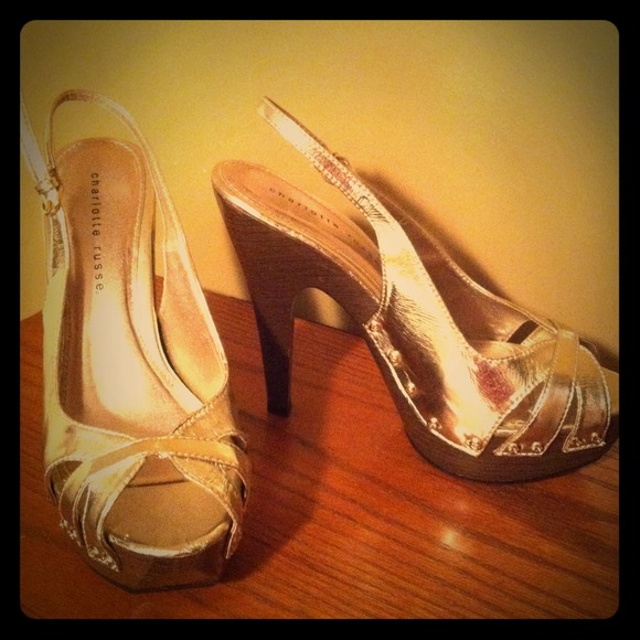 SoLD.    Charlotte Russe Metallic Gold heels