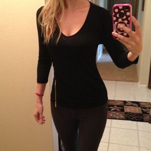 Cute Calvin Klein top-reserved for thinjwin