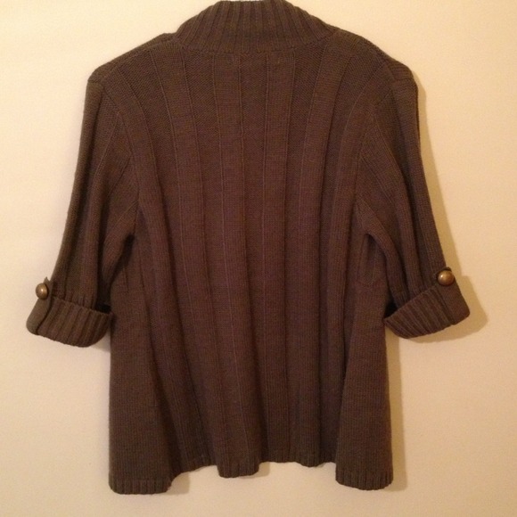 Cute olive green military-looking sweater - Picture 3 of 3