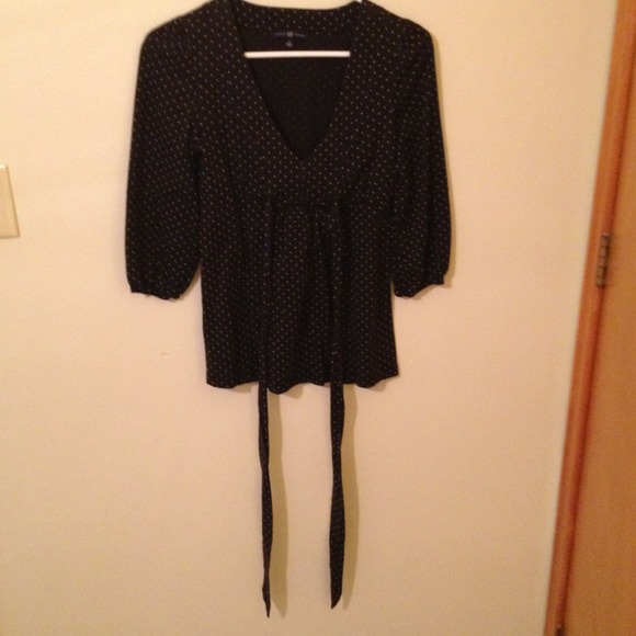 GAP black top with cream polka dots. Very cute!! - Picture 4 of 4