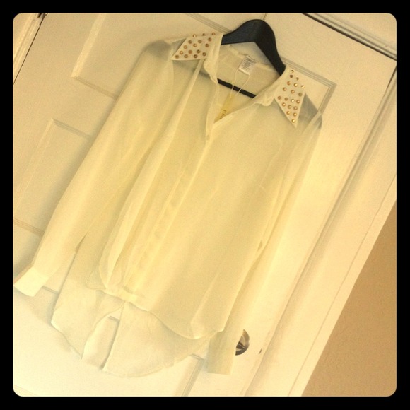 Tops - NWT Split-back Studded Collar Blouse