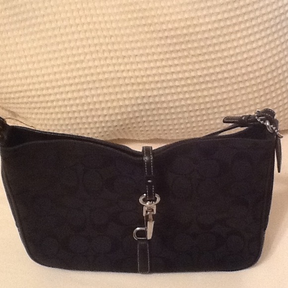 Authentic Coach Signature hobo bag - Picture 2 of 4