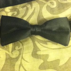 Bow tie