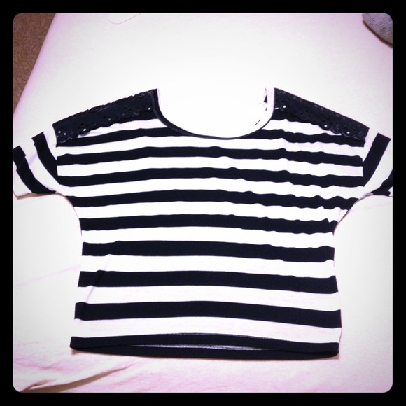 Navy and white baggy half shirt