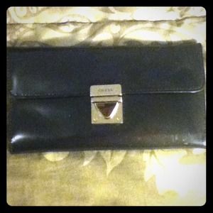 SOLD IN BUNDLE!! Guess clutch/wallet