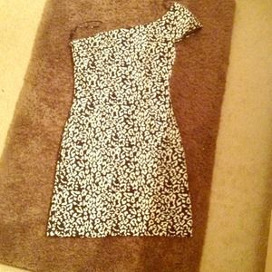 🎉💌SOLD💌🎉Forever 21- one shoulder dress