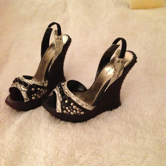Bebe wedges- NEW- Size 9