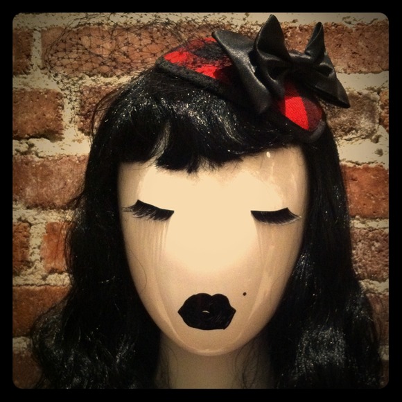 French styled fascinator Hat🎩🎀