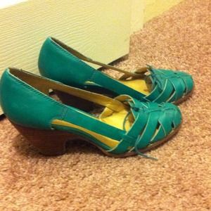 00RESERVED00 for @edithjones Cute green wedges