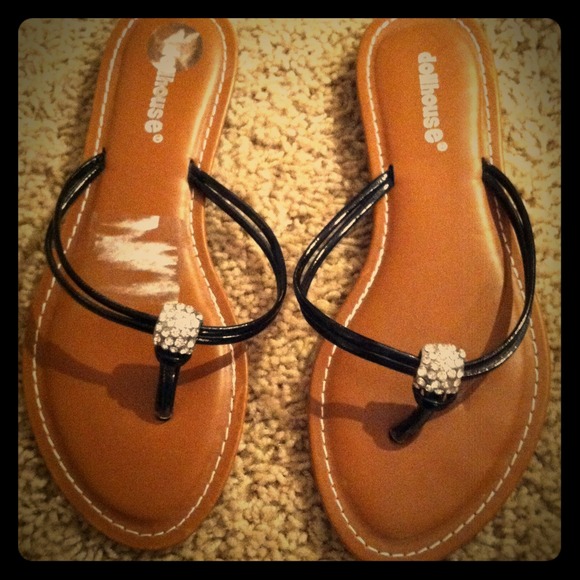 Dollhouse flip flops. Size 6