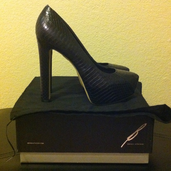 ✂REDUCED✂ Brian Atwood snakeskin heels
