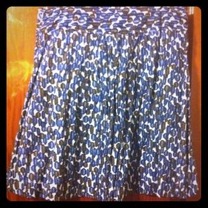 Pattern knee length skirt