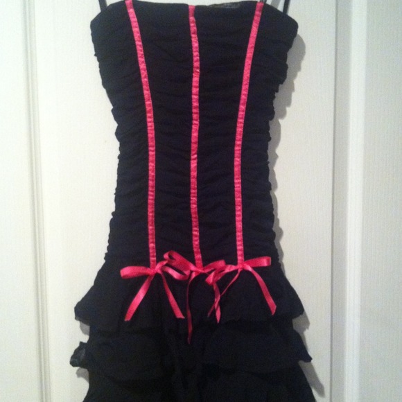 Roberta Tube Top Ruffle Dress. - Picture 2 of 4