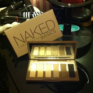 !URBAN DECAY NAKED BASIC!