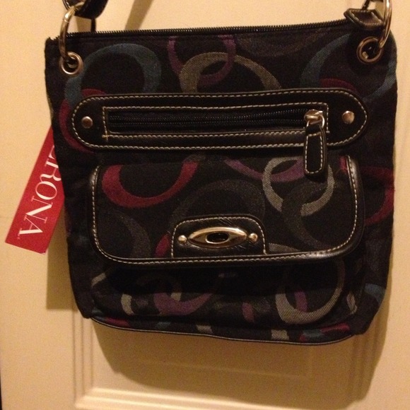 **SOLD to @subatomickitty BNWT Cross body bag