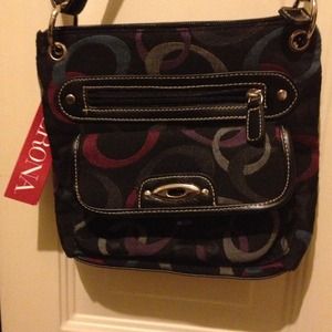 **SOLD to @subatomickitty BNWT Cross body bag