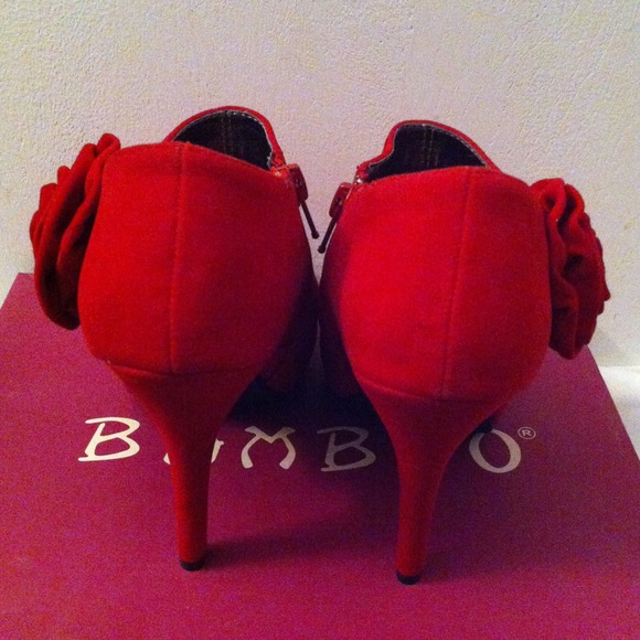 Red Rose Heels - Picture 4 of 4