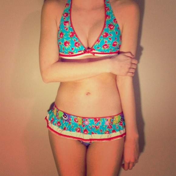 SOLD IN BUNDLE Betsey Johnson floral Bikini - Picture 1 of 4