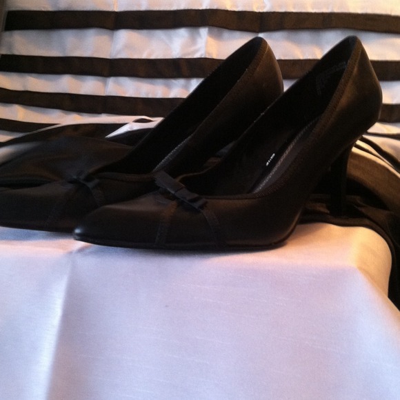 Black Pump Leather